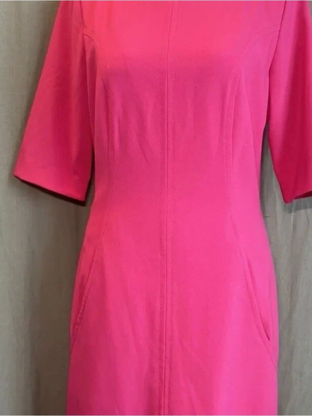 NWT Tahari Arthur S Levine Fuchsia Sheath Dress Gold Zipper Pockets 6P - Picture 3 of 6